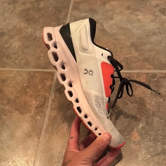 On Running Cloudstratus in White and Orange - Picture 2 of 3